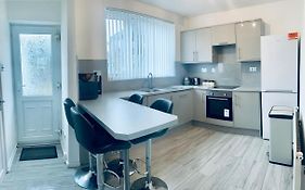 Comfortable 3 Bed Residential Home In Sheffield